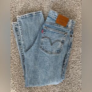 Levi’s Wedgie Straight Jeans